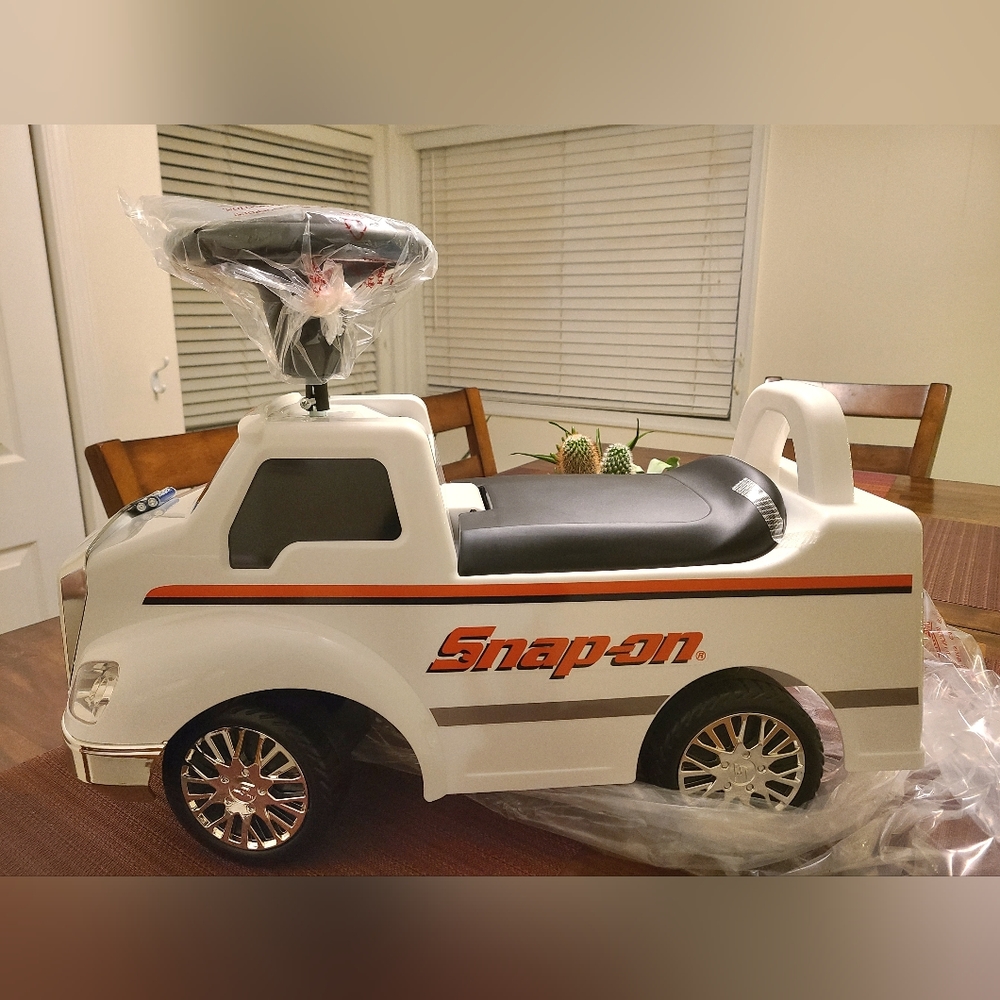 KIDS RIDE ON SNAP-ON